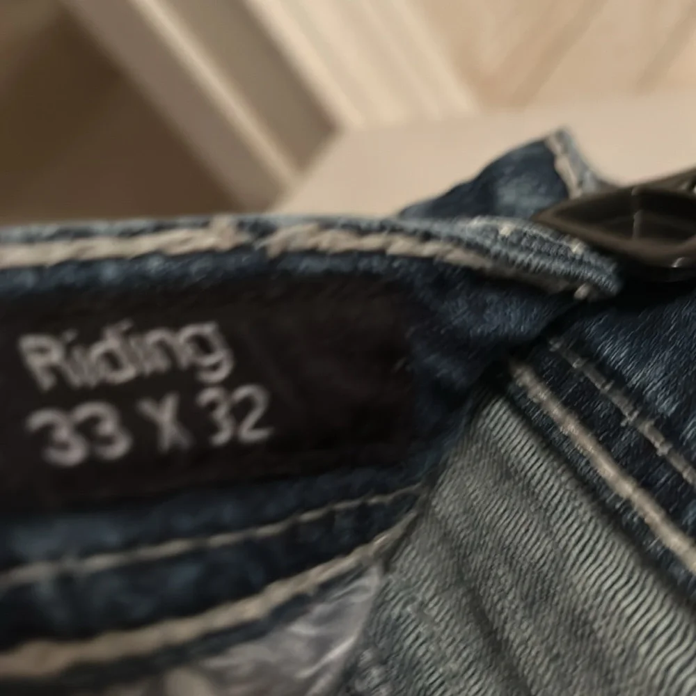 Women’s jeans - Picture 2 of 3